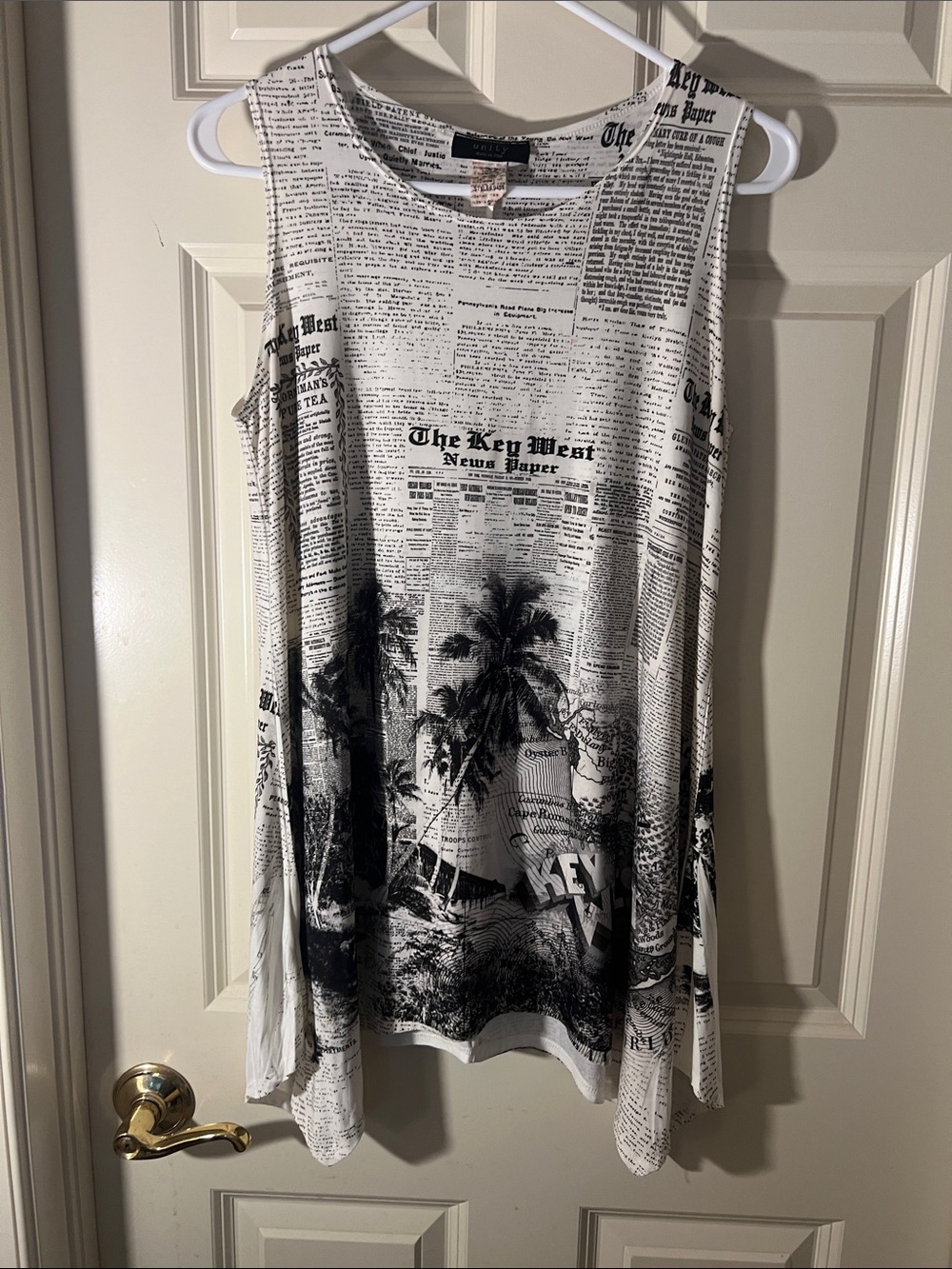 Laundry By Shelli Segal Black and White Newsprint Palm Tank
